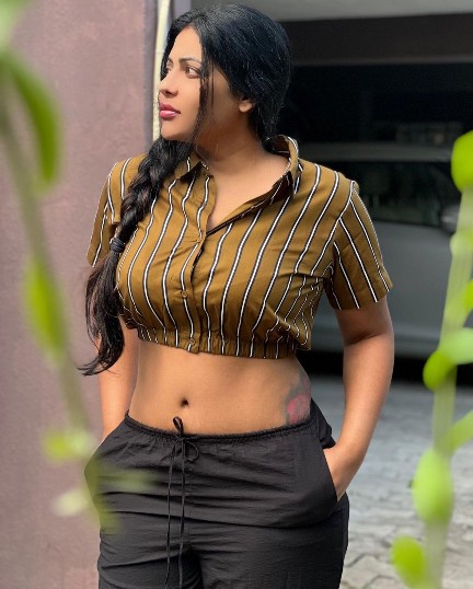 reshma pasupuleti hot photos showing her navel reshma sexy video