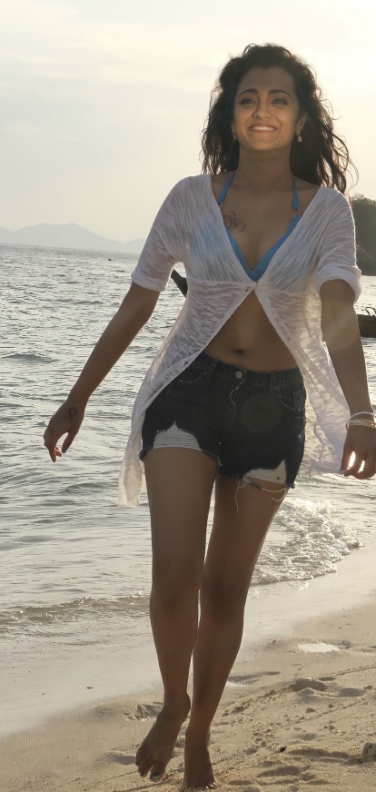 Trisha hot Trisha hot bikini showing her sexy navel wearing blue bra and transparent top Trisha Krishnan bikini